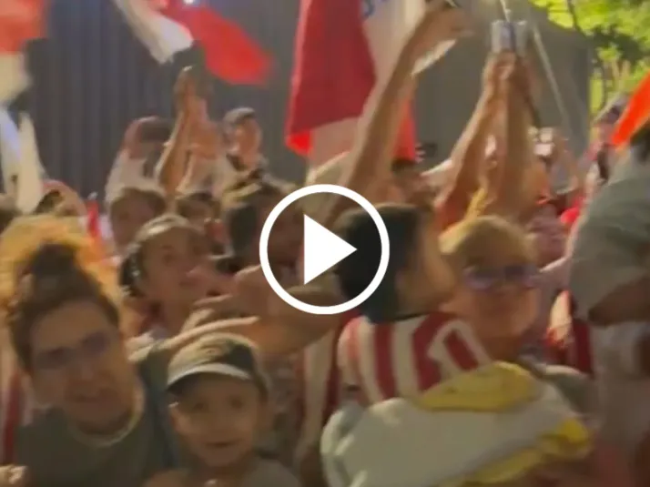 VIDEO: Emotiva serenata a Chivas