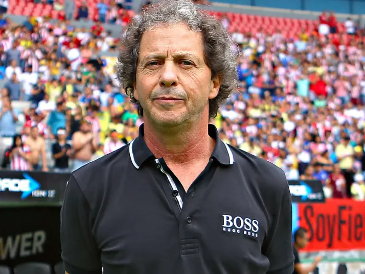 Ridículas comparaciones del Ruso Brailovsky sobre Chivas