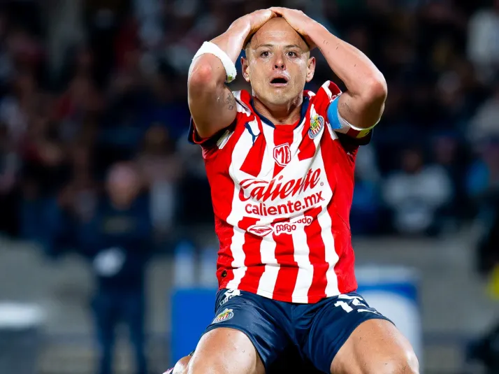Chicharito, más lesiones que goles en su vuelta a Chivas
