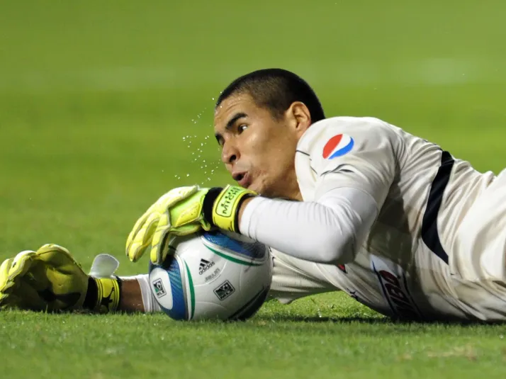 Ganó el Mundial Sub-17, pero ni debutó en Chivas