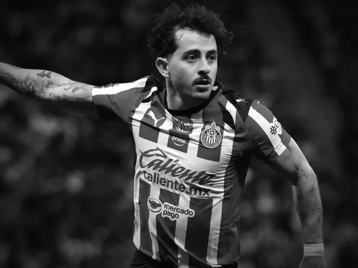 El gesto que apuntaría a un "adiós" de Alan Mozo con Chivas