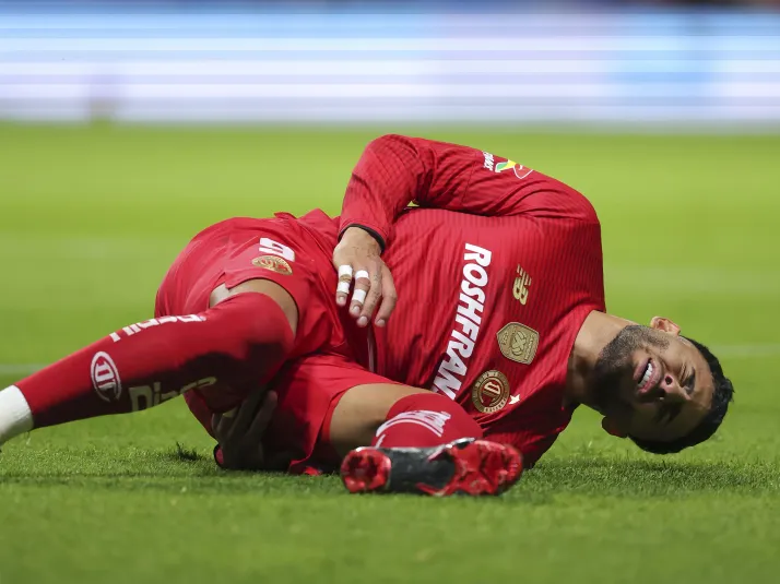 Ex-Chivas: Alexis Vega provoca el despido de tres doctores en el Toluca