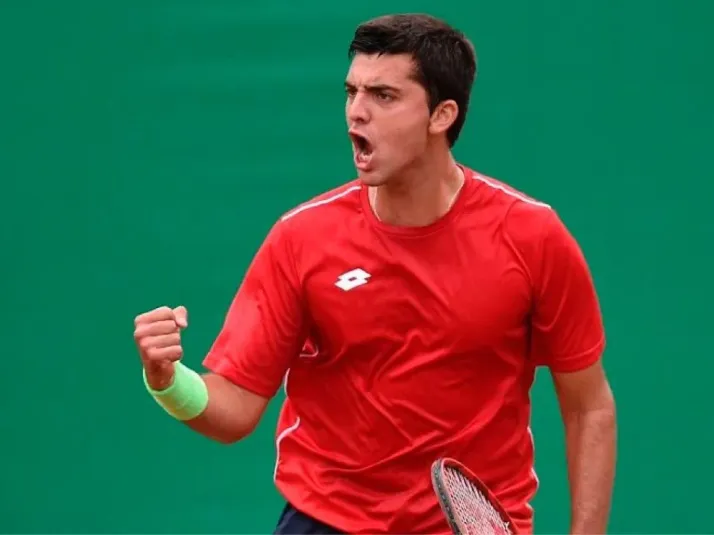 Barrios avanza a las semifinales tras vencer a De Almeida