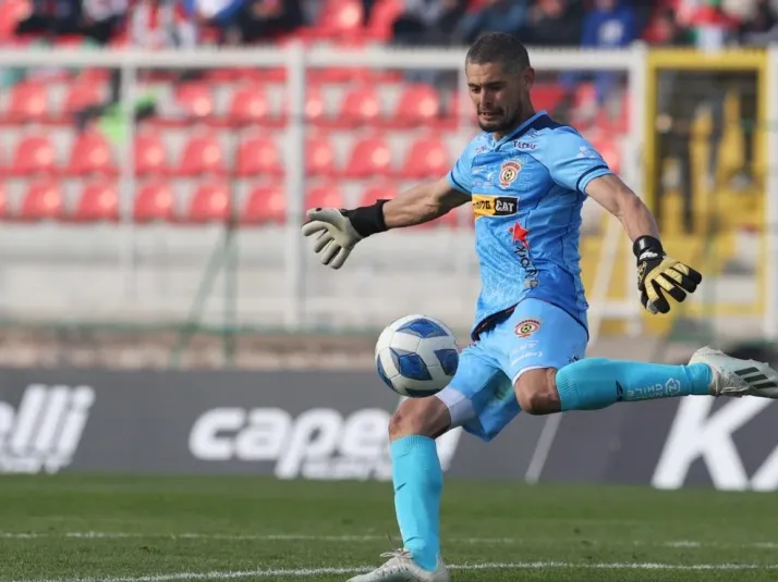 Matías Cano sufre con el humillante fracaso de Cobreloa en la Primera B