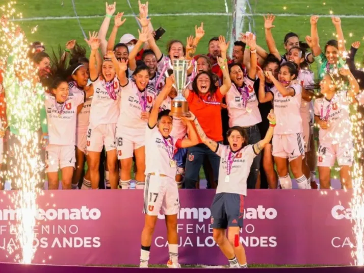 Expertos en fútbol femenino molestos por aún no conocer las bases del torneo