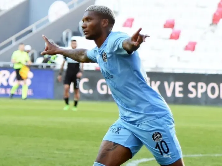 Video: Fernandes anota un golazo en el fútbol de Turquía