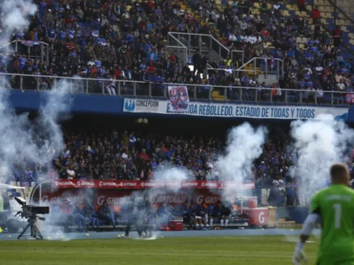 ¿Nunca más hinchas de la U en condición de visitante?