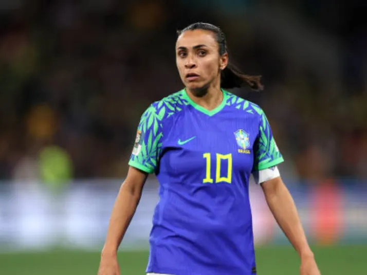 Despiden a jugador brasileño por publicación homofóbica contra Marta