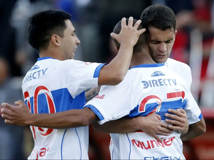 Campeón con la UC la rompe con golazo a los 40 segundos