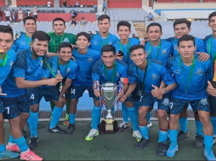 Equipo peruano viaja en especial medio de transporte