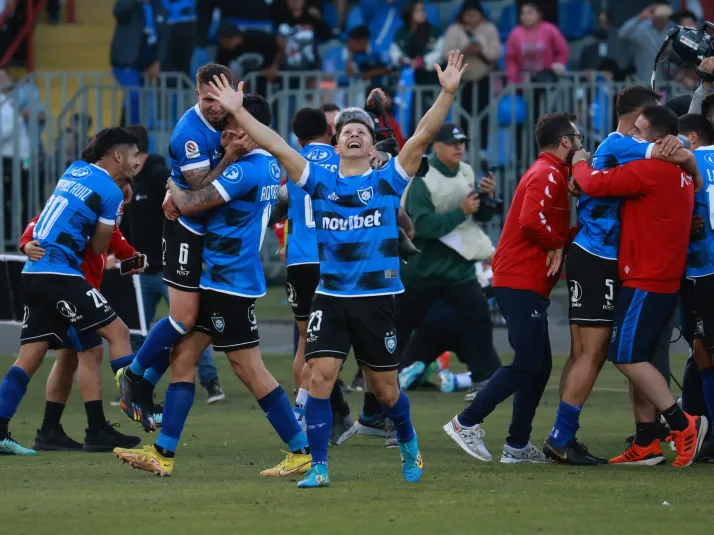 Pilar del Huachipato campeón 2012 festeja a la distancia como hincha: “Estoy muy emocionado”