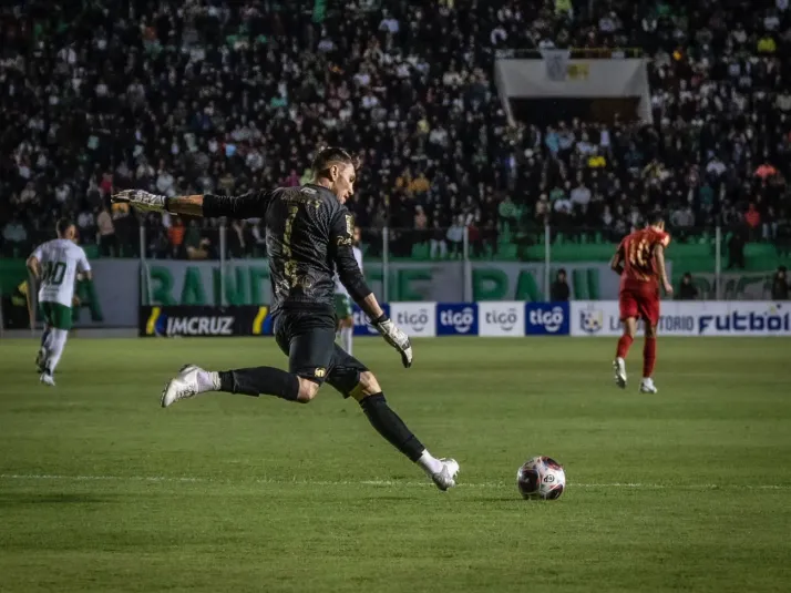 Ex arquero de Colo Colo que viene de lograr una hazaña en el extranjero: "Nunca se va…"