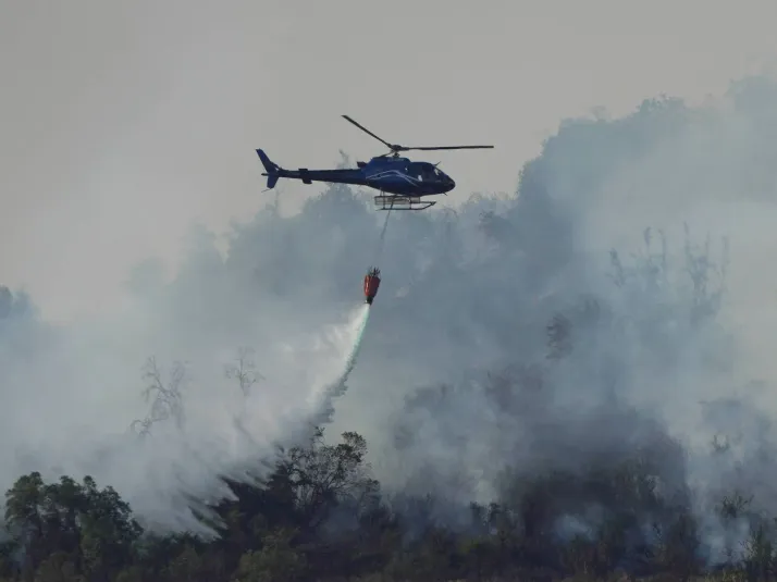 “Muchos puntos y en un mismo día…”: Referente de Santiago Wanderes entrega dato clave sobre incendios forestales