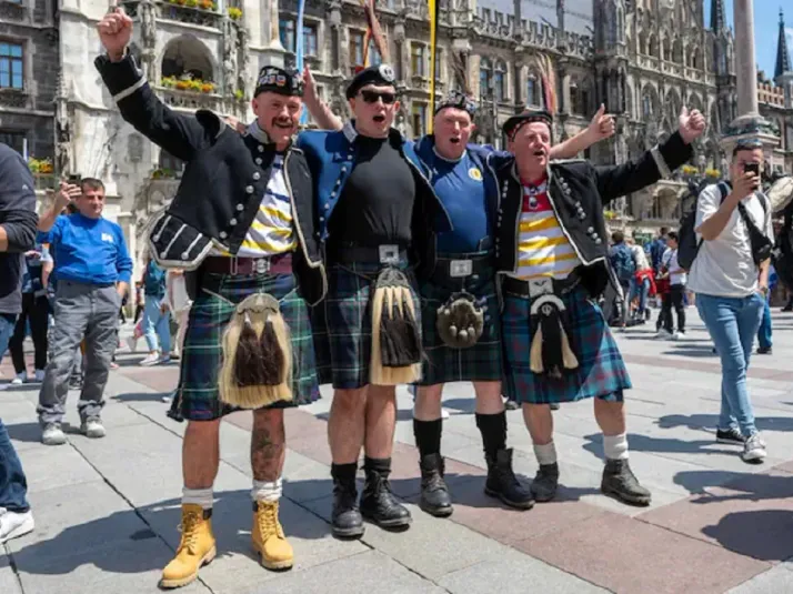 Tartan Army: la barra escocesa que la rompe con su versión de "La Mano de Dios"