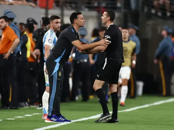 "Soy honesto": DT argentino reconoce ayuda arbitral contra Chile