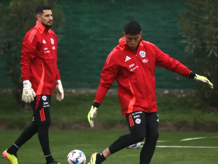 La razón que alejaría a Cortés de La Roja de Gareca