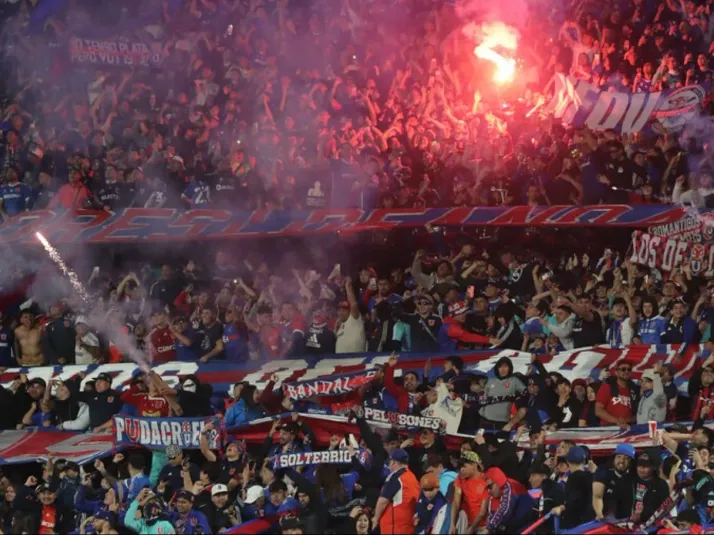 Hijo del Chupete Suazo revoluciona a hinchas de la U