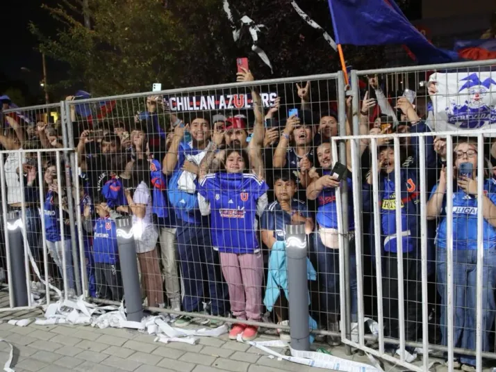 Así fue el Banderazo de los hinchas azules en Chillán