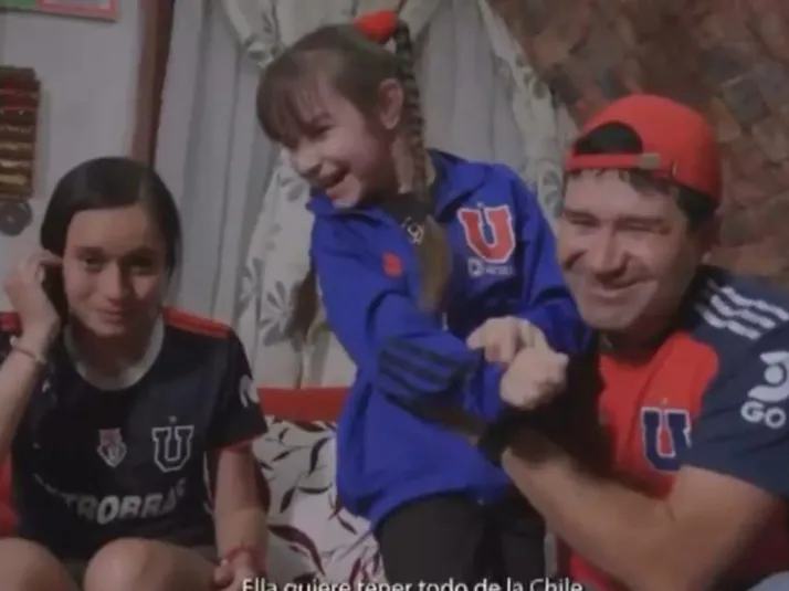 Video: La U se pone la "10" con Samanta, la niña que emociona en la Teletón