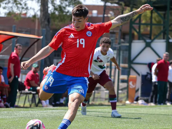 Espectacular: Jugador de Chile Sub 20 firma contrato profesional en equipo de Argentina