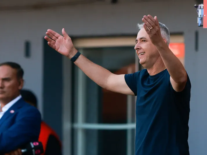 Tiago Nunes alega discriminación del árbitro Gastón Phillippe