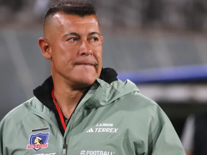 Bombazo: DT Mundialista llegaría a Colo Colo en reemplazo de Almirón