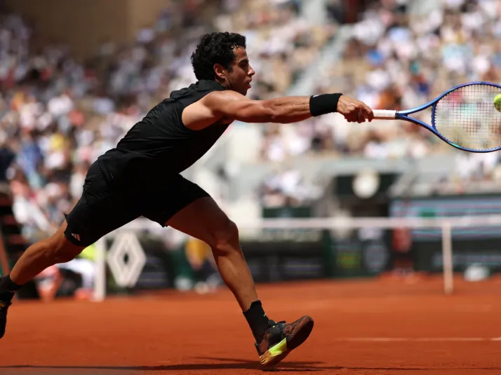“No paran de hacer tonterías”: Tenista español queda furia con el público de Roland Garros