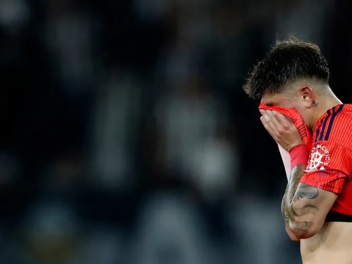 Le dio un duro golpe a la U en esta temporada y ahora se queda sin club