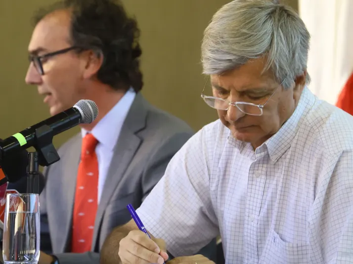 “Como cuando llegó Marcelo”: Mayne-Nicholls explica cómo traer a DT de nivel mundial a Chile