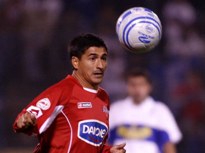 Actualizan estado de salud de exfigura del fútbol chileno tras sufrir un ACV