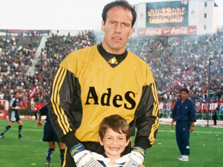 Le peleó el arco a Sergio Vargas en la U y ahora confiesa: "Me caía pésimo, nos pegamos aletazos alguna vez"