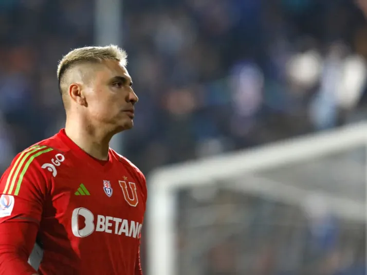 Cristóbal Campos sufre robo y pierde camisetas de ídolos de la U