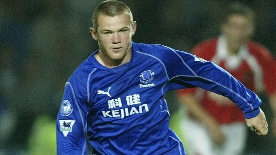 Rooney debutó con 16 años y ya tenía problemas con el alcohol.