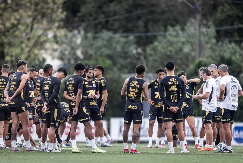 Elenco do Santos durante treino no CT Rei Pelé. Foto: Raul Baretta/Santos FC
