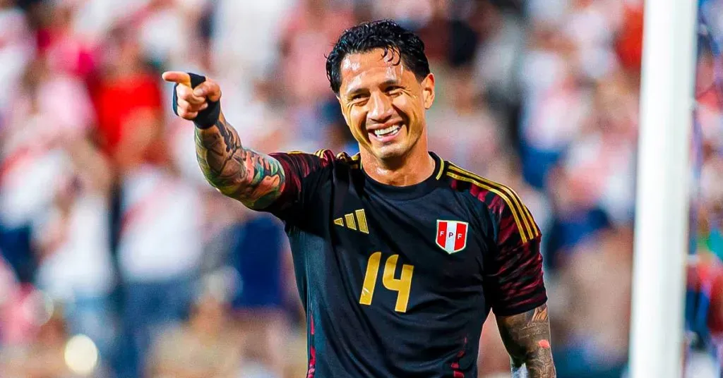 Lapadula festejando con Perú. (Foto: Selección de Perú Prensa)