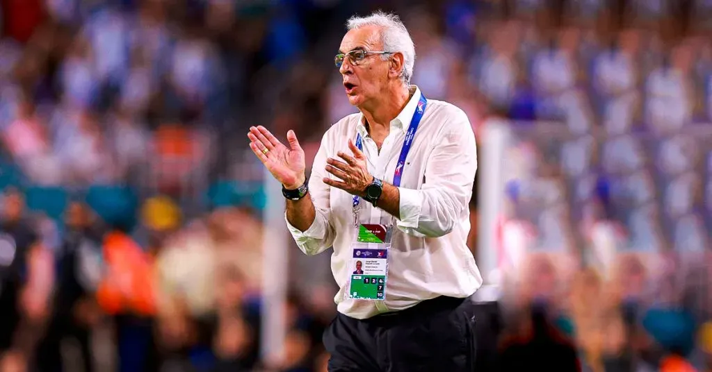 Jorge Fossati entrenando a Perú en la Copa América 2024. (Foto: IMAGO)