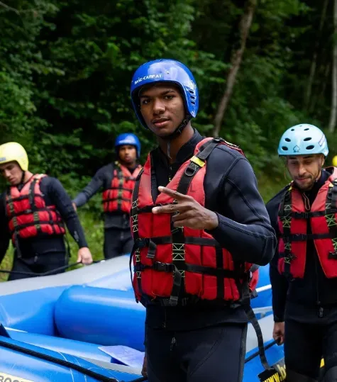 Jeyland Mitchell realizando rafting con el Feyenoord