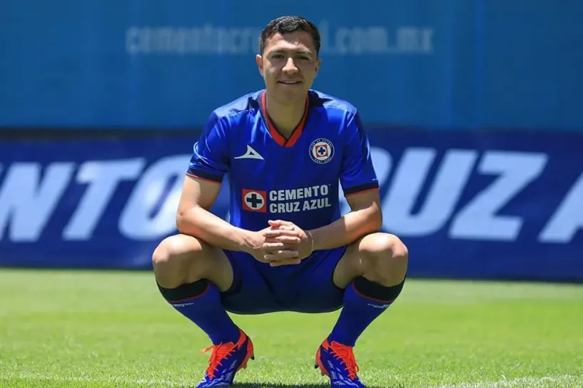 Cruz Azul hace oficial el fichaje de Andrés Montaño: el futbolista joya que  llega de Mazatlán | Marcausa