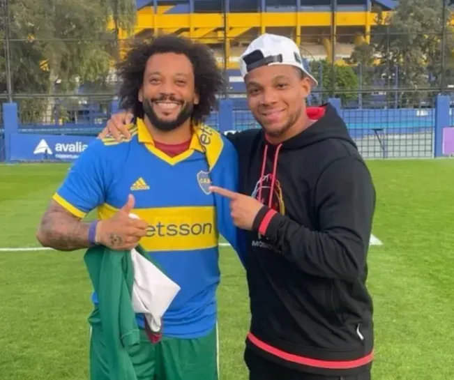Marcelo junto a Frank Fabra en Casa Amarilla.