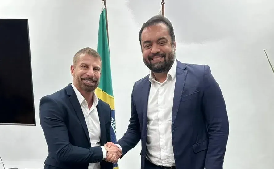 Pedrinho no encontro com o governador Cláudio Castro. Foto: Jornal O Globo/Ancelmo Gois