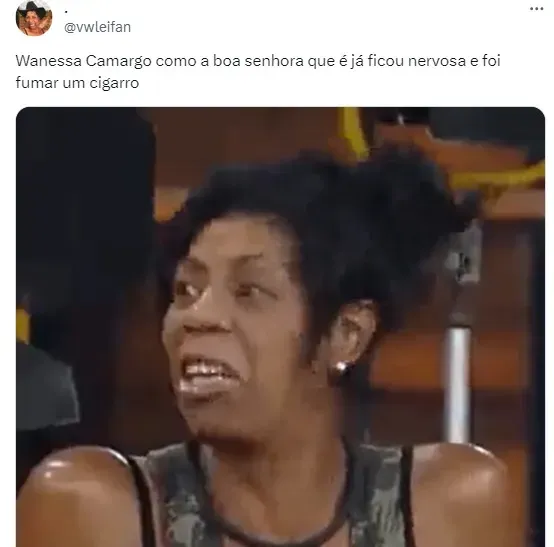 Web reage à Wanessa fumando