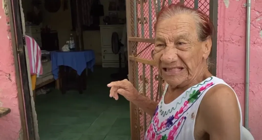 La Gilbertona se convirtió en todo un influencer a sus 80 años. Imagen: @SoyJuanRetos.