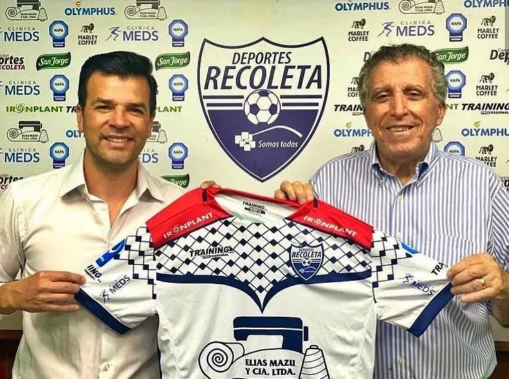 Sebastián González lleva un par de años desenvolviéndose como gerente deportivo de Recoleta. ¿Será su estación previa a Colo Colo? | Foto: @chamagol32.