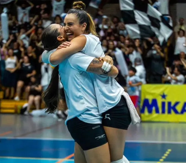 Marlen Siri junto a su compañera brasileña Maynara Rossi | Foto: CSD Colo Colo