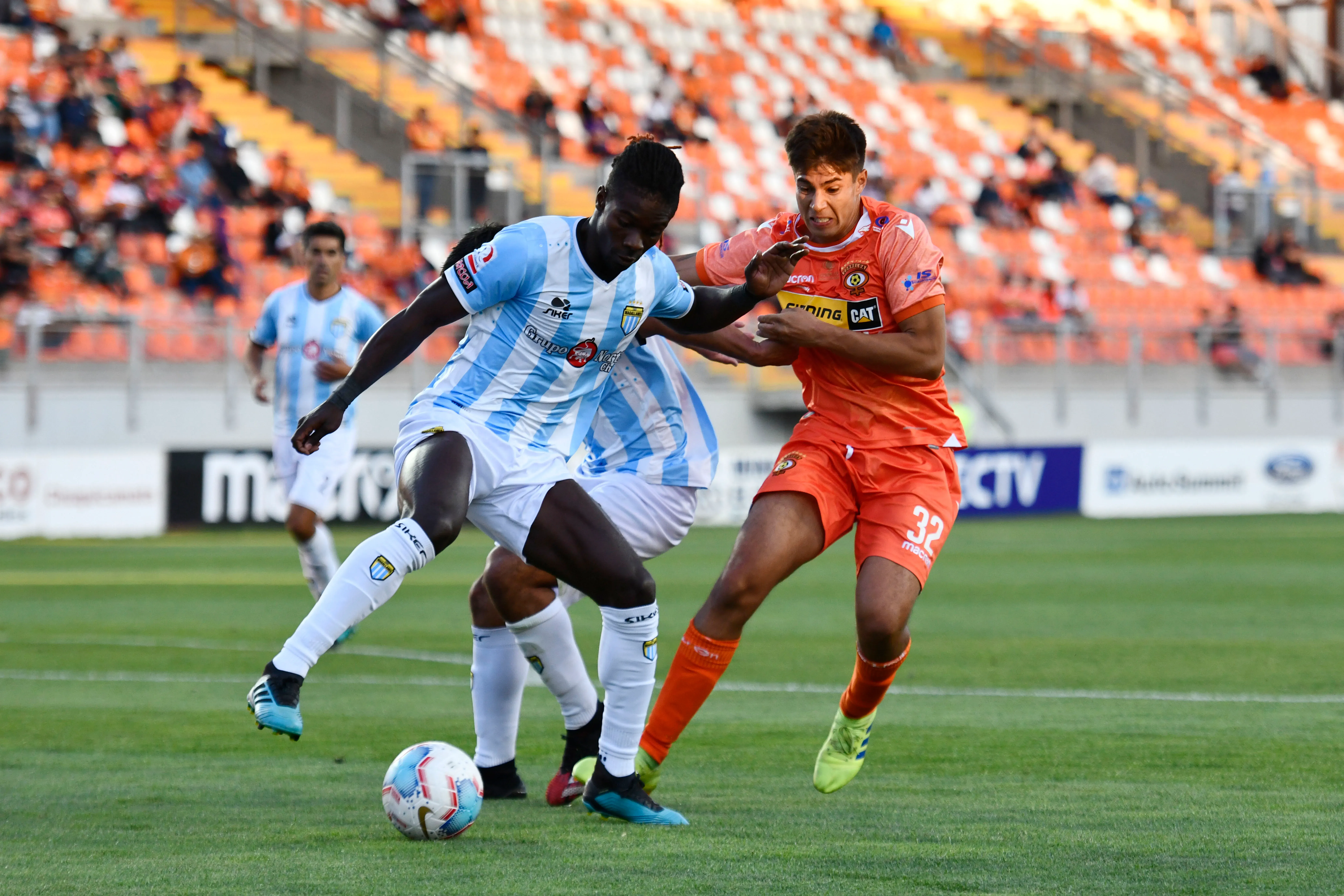 Ricardo Adé jugó en la Primera B en Chile