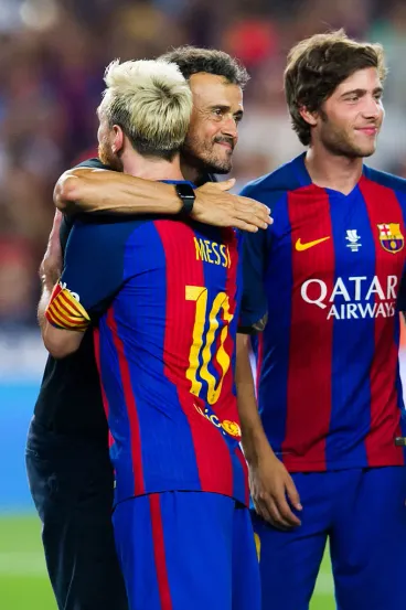 Luis Enrique y Messi en el Barcelona el 2016 en España – (Getty)