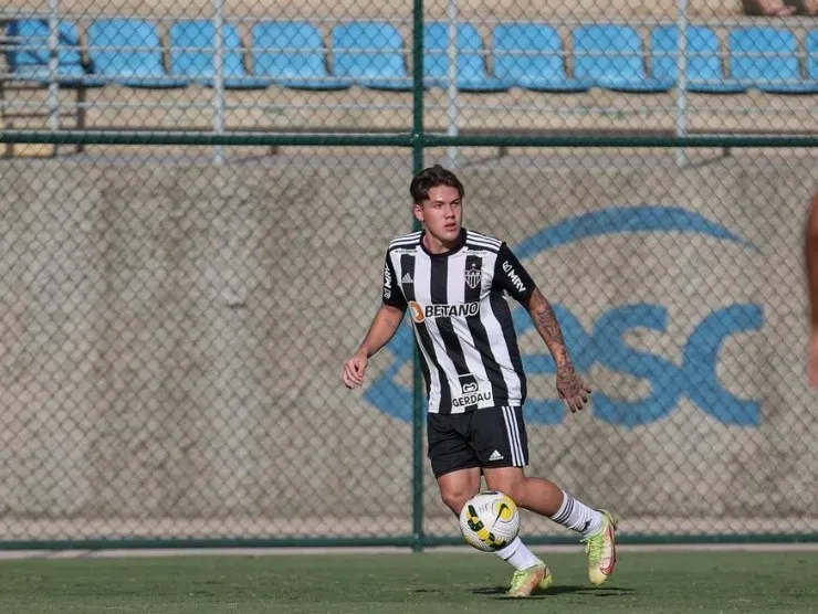 Foto: Reprodução/Bruno Sousa/Atlético-MG – Carlos Daniel atuou em três partidas no profissional