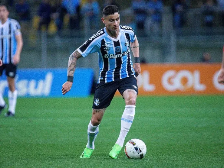 Maxi Franzoi/AGIF – Diogo Barbosa atuando pelo grêmio