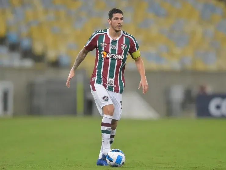 Thiago Ribeiro/AGIF – Nino atuando com a camisa do Fluminense no Brasileirão em 2022