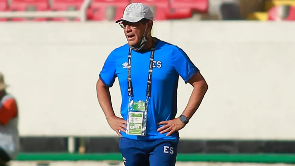 Hugo Pérez al mando de la Selección de El Salvador